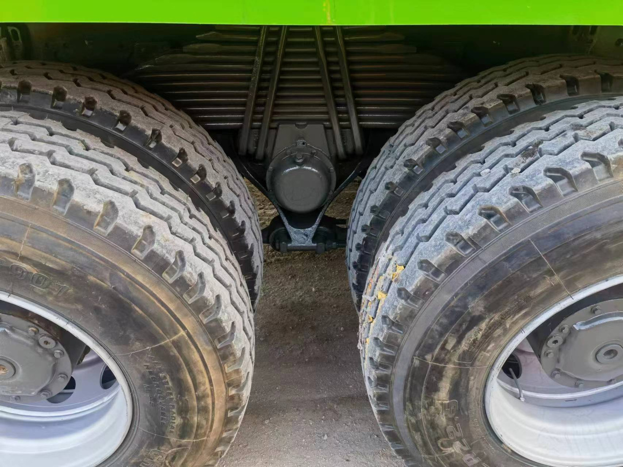 SINOTRUK HOWO 375hp 6X4 - מזהיר: תמונה 4 SINOTRUK HOWO 375hp 6X4 - מזהיר: תמונה 4