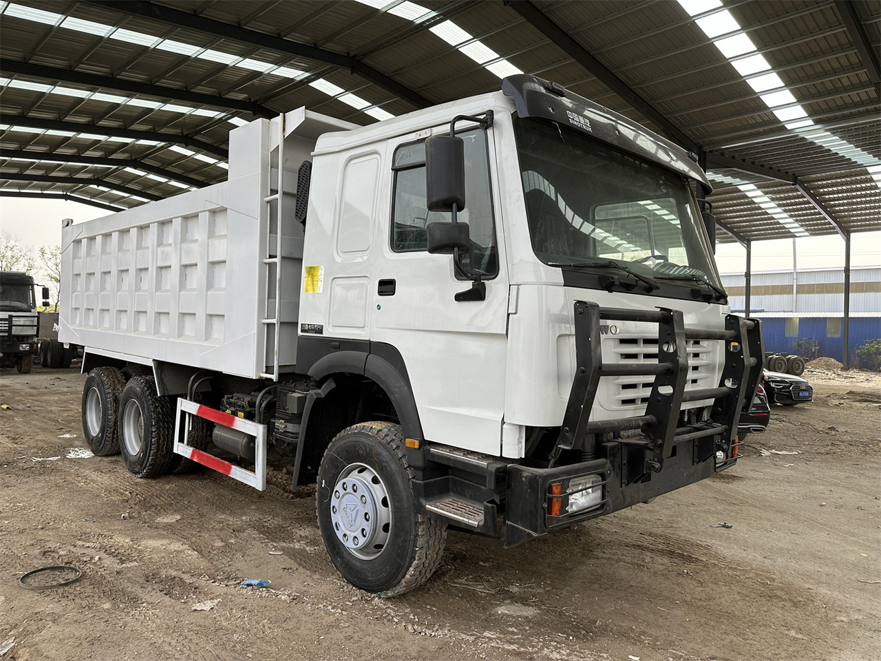SINOTRUK HOWO Dump truck 371 6x4 - מזהיר: תמונה 5 SINOTRUK HOWO Dump truck 371 6x4 - מזהיר: תמונה 5
