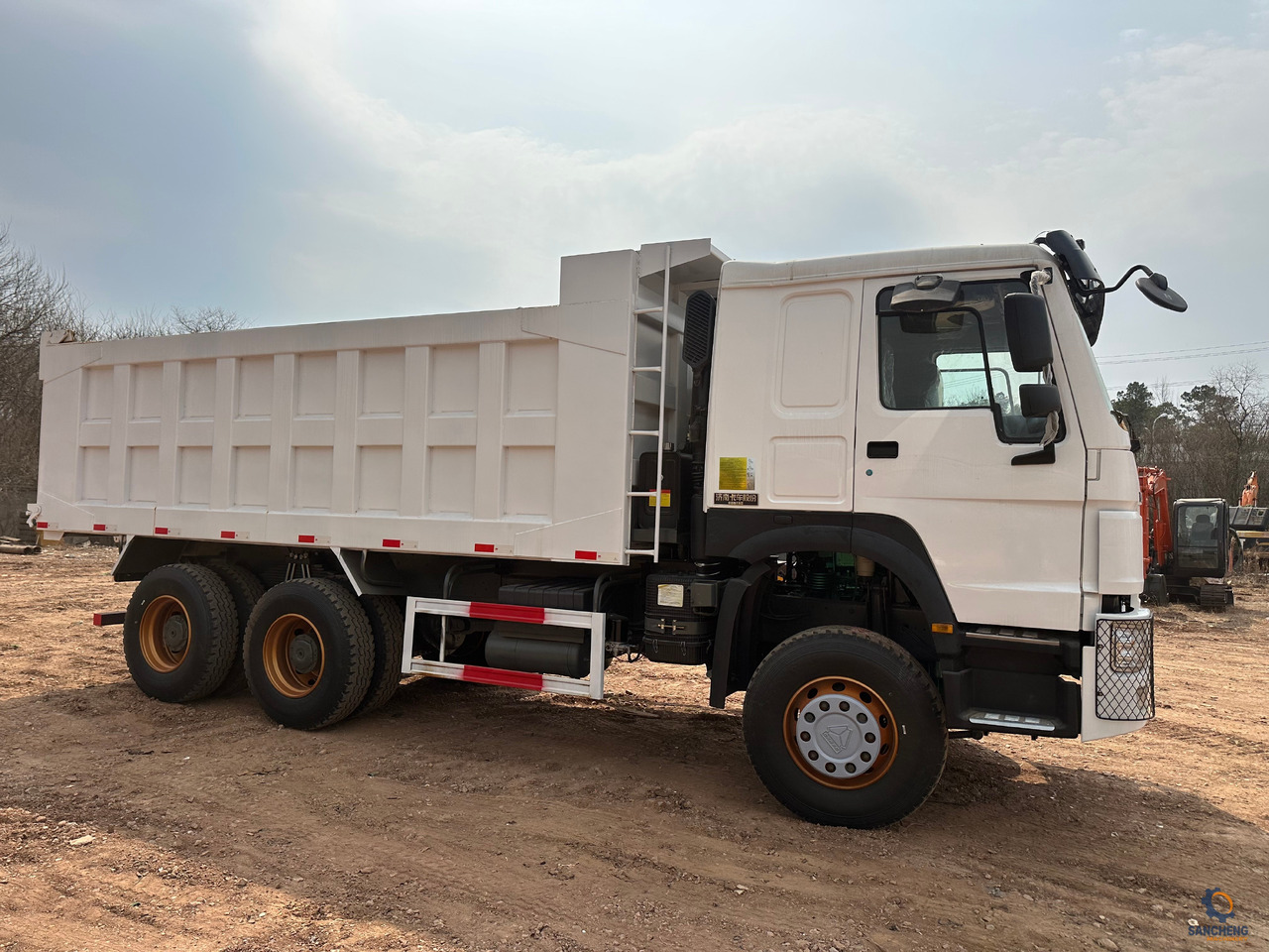 SINOTRUK HOWO Dump truck 371 6x4 - מזהיר: תמונה 2 SINOTRUK HOWO Dump truck 371 6x4 - מזהיר: תמונה 2