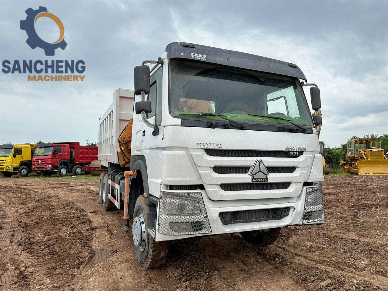 SINOTRUK Howo 371 6x4 crane truck - משאית מנוף: תמונה 2 SINOTRUK Howo 371 6x4 crane truck - משאית מנוף: תמונה 2