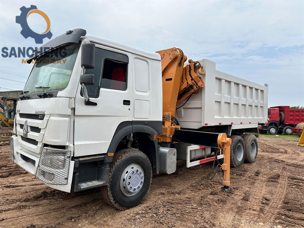 SINOTRUK Howo 371 6x4 crane truck - משאית מנוף: תמונה 4 SINOTRUK Howo 371 6x4 crane truck - משאית מנוף: תמונה 4