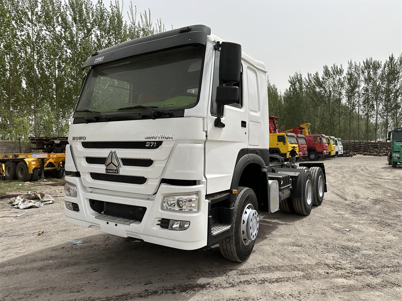 SINOTRUK Howo 371 Truck Head - יחידת טרקטור: תמונה 4 SINOTRUK Howo 371 Truck Head - יחידת טרקטור: תמונה 4