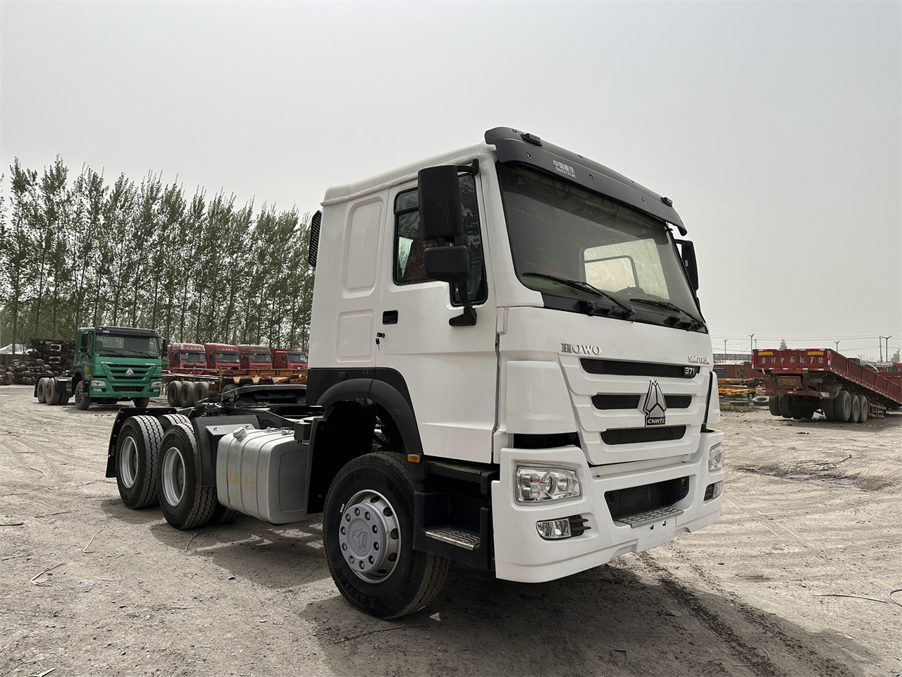 SINOTRUK Howo 371 Truck Head - יחידת טרקטור: תמונה 1 SINOTRUK Howo 371 Truck Head - יחידת טרקטור: תמונה 1