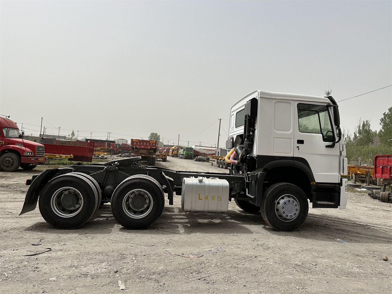 SINOTRUK Howo 371 Truck Head - יחידת טרקטור: תמונה 3 SINOTRUK Howo 371 Truck Head - יחידת טרקטור: תמונה 3
