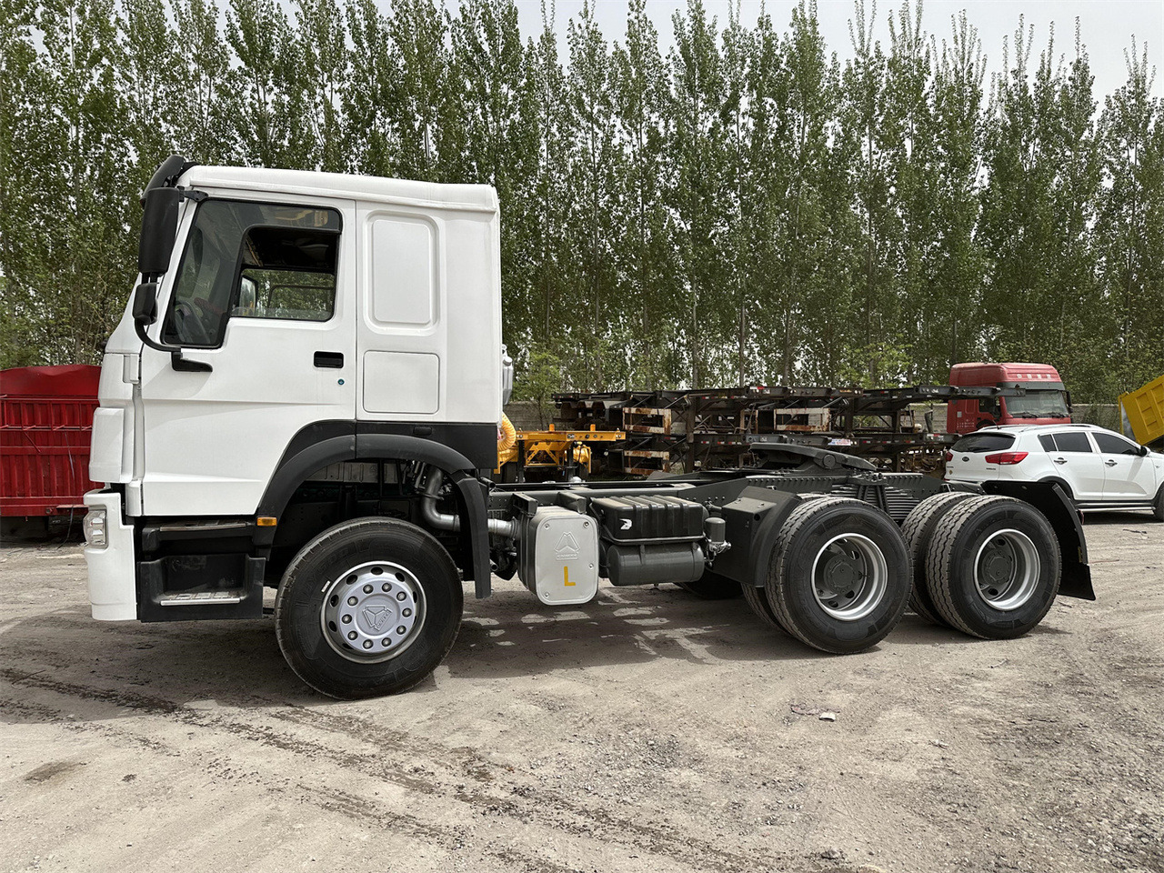 SINOTRUK Howo 371hp Truck Head - יחידת טרקטור: תמונה 5 SINOTRUK Howo 371hp Truck Head - יחידת טרקטור: תמונה 5