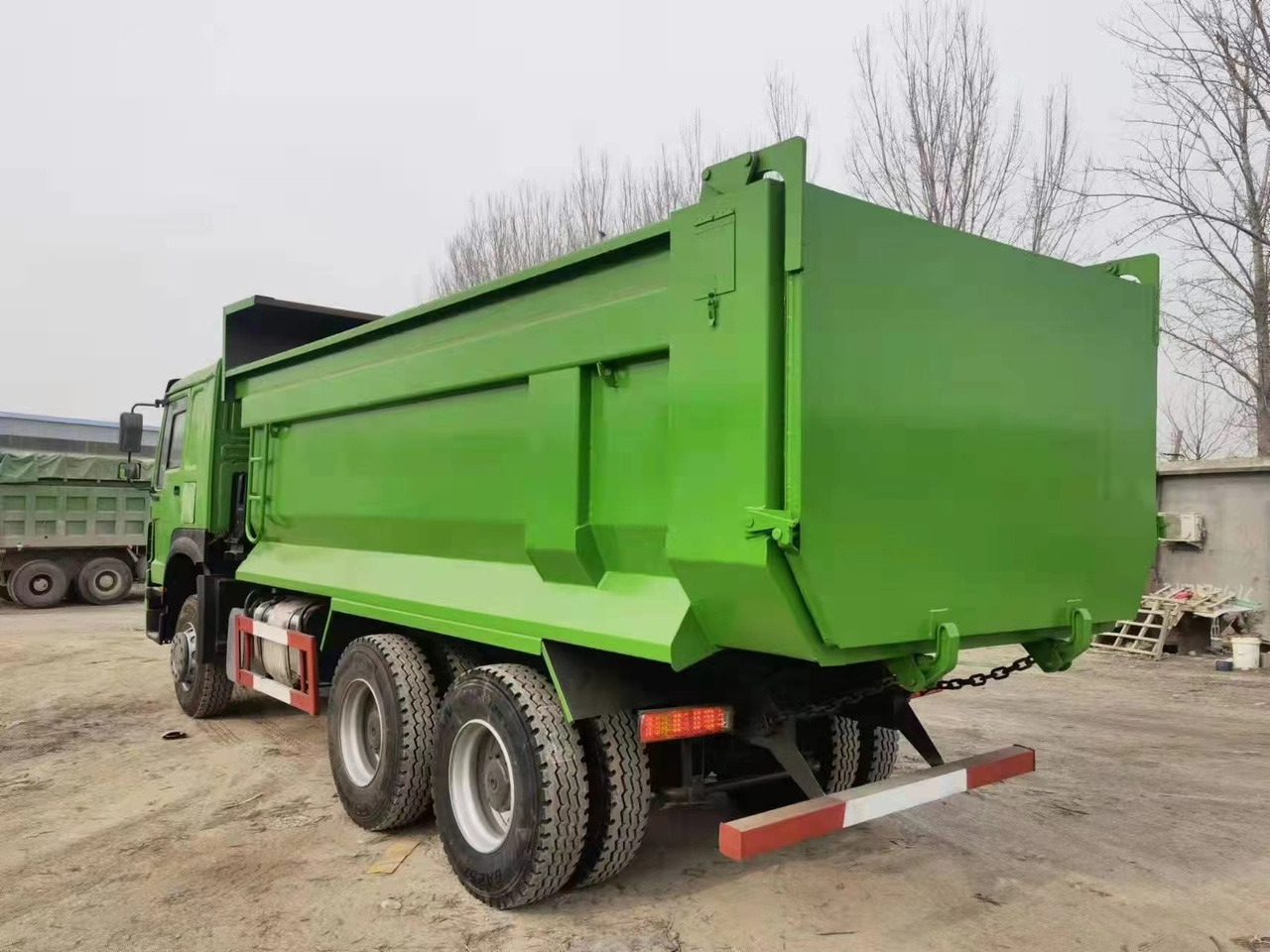 SINOTRUK Howo 371hp tipper truck - מזהיר: תמונה 4 SINOTRUK Howo 371hp tipper truck - מזהיר: תמונה 4