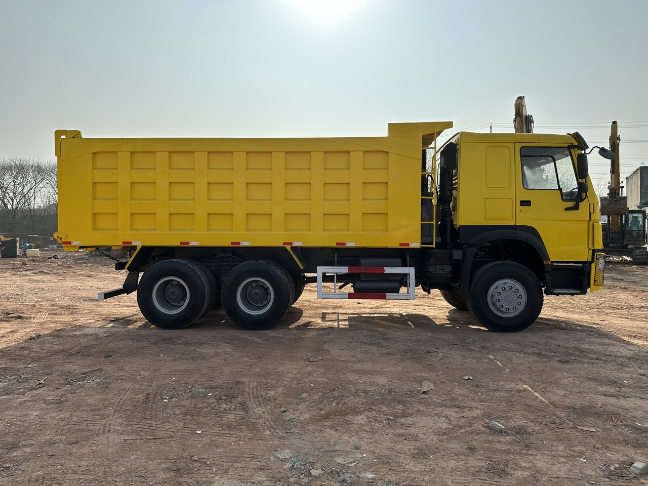 SINOTRUK Howo 6x4 Dump truck 371hp - מזהיר: תמונה 4 SINOTRUK Howo 6x4 Dump truck 371hp - מזהיר: תמונה 4