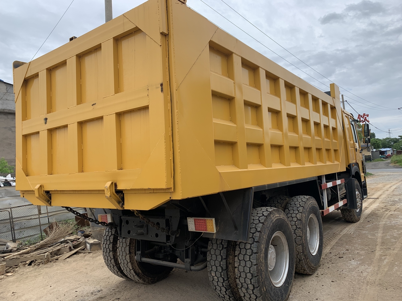 SINOTRUK Howo Dump truck 371 - מזהיר: תמונה 2 SINOTRUK Howo Dump truck 371 - מזהיר: תמונה 2