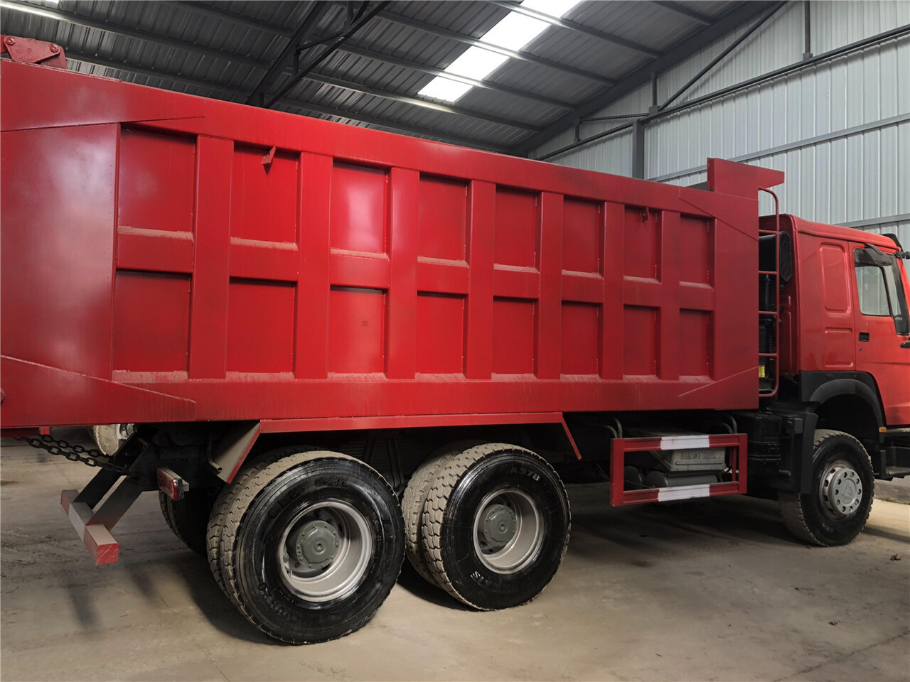 SINOTRUK Howo Dump truck 371 - מזהיר: תמונה 3 SINOTRUK Howo Dump truck 371 - מזהיר: תמונה 3