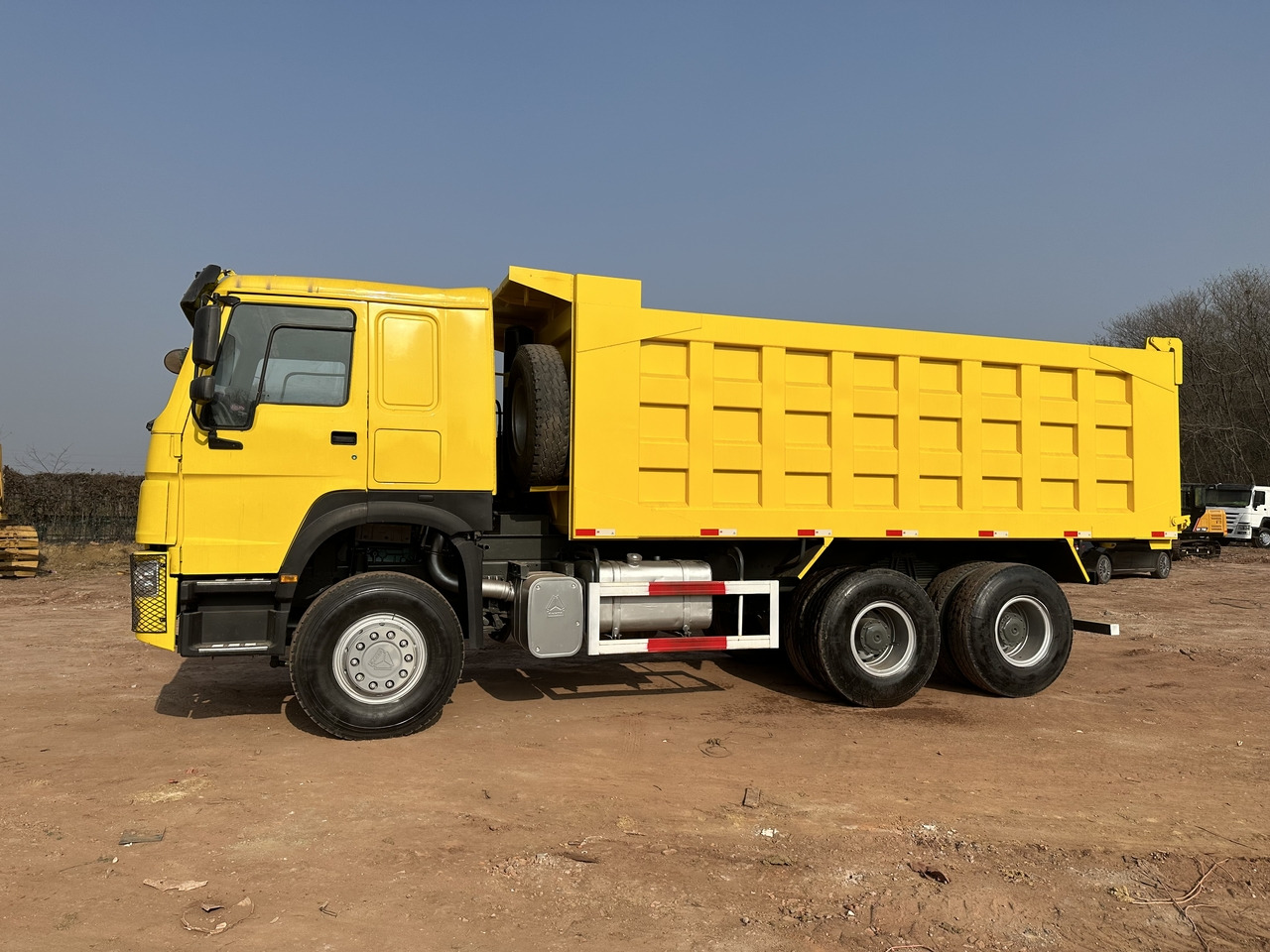 SINOTRUK Howo Dump truck 371 - מזהיר: תמונה 3 SINOTRUK Howo Dump truck 371 - מזהיר: תמונה 3