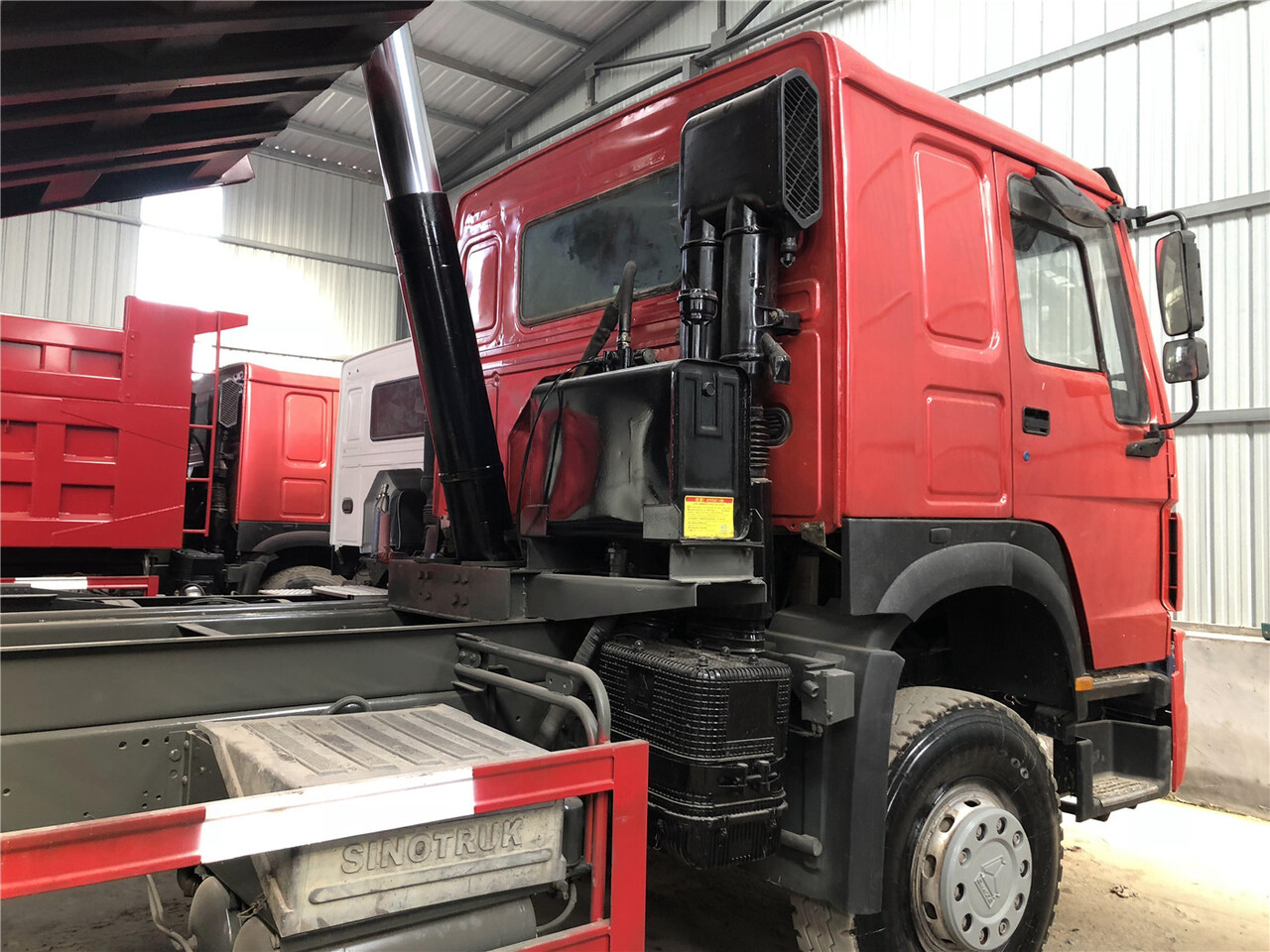 SINOTRUK Howo Dump truck 371 - מזהיר: תמונה 4 SINOTRUK Howo Dump truck 371 - מזהיר: תמונה 4