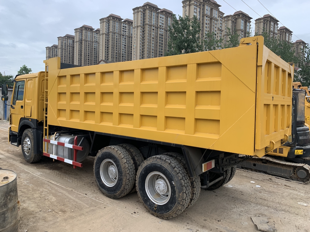 SINOTRUK Howo Dump truck 371 - מזהיר: תמונה 4 SINOTRUK Howo Dump truck 371 - מזהיר: תמונה 4