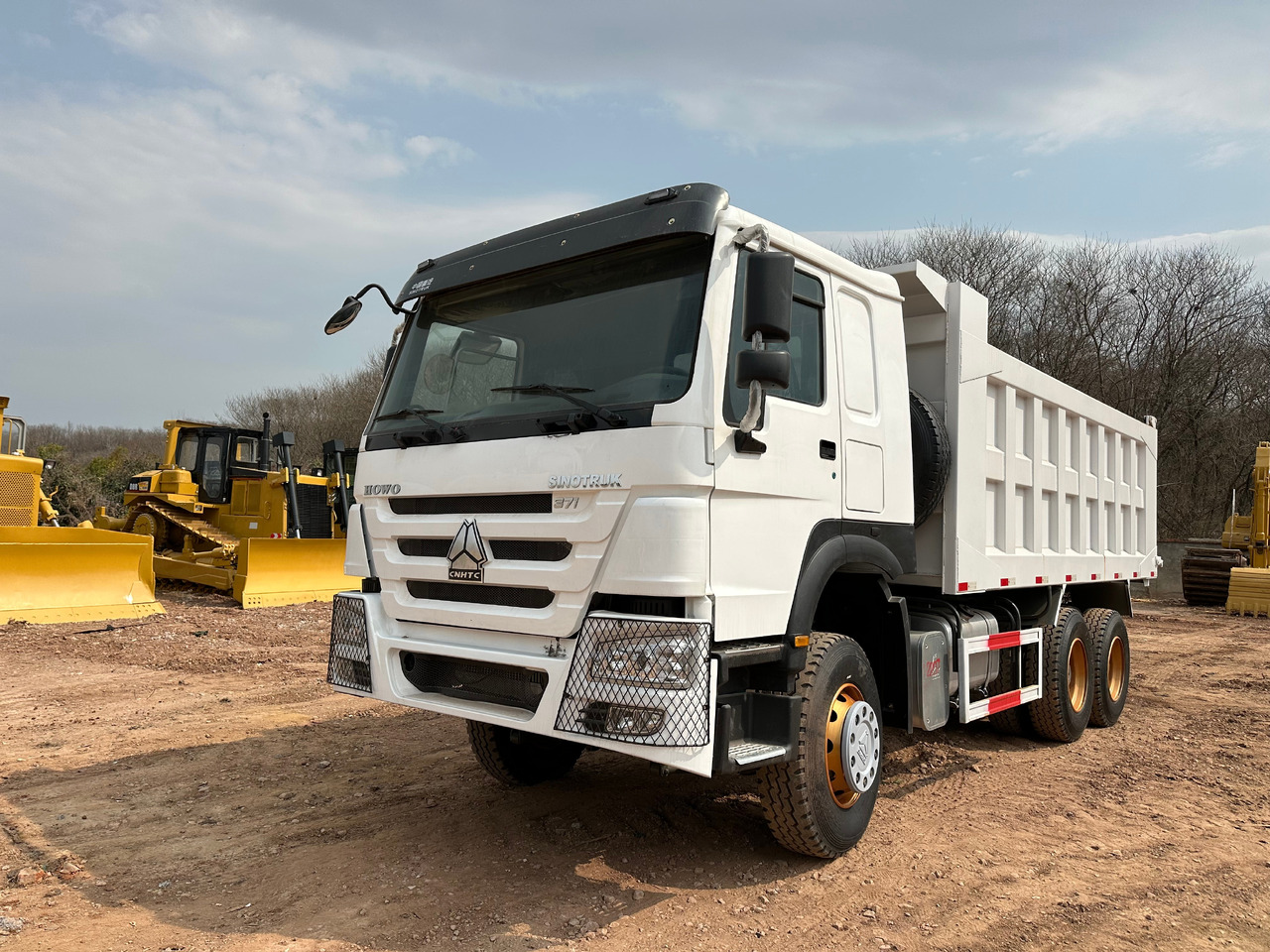 SINOTRUK Howo Dump truck 371 - מזהיר: תמונה 4 SINOTRUK Howo Dump truck 371 - מזהיר: תמונה 4