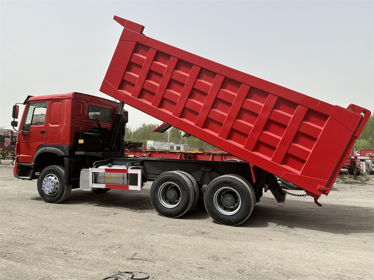 SINOTRUK Howo Dump truck 371 - מזהיר: תמונה 4 SINOTRUK Howo Dump truck 371 - מזהיר: תמונה 4