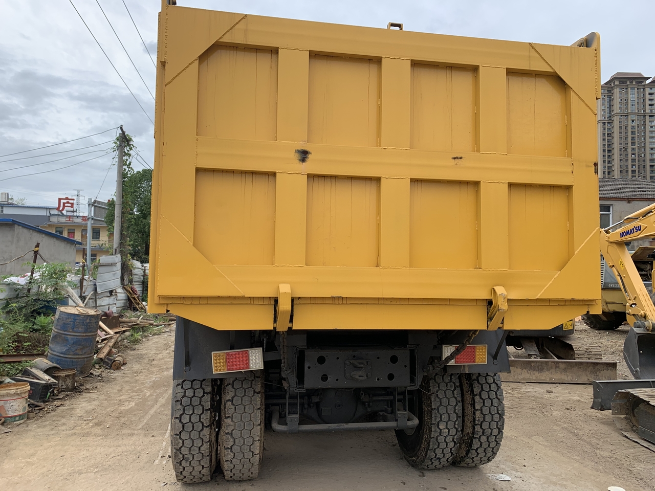 SINOTRUK Howo Dump truck 371 - מזהיר: תמונה 3 SINOTRUK Howo Dump truck 371 - מזהיר: תמונה 3