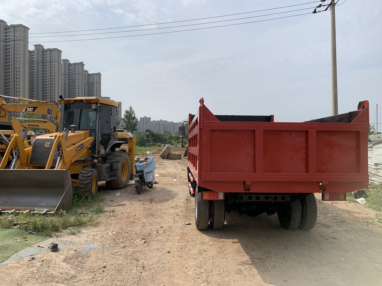 SINOTRUK Howo Dump truck 4x2 - מזהיר: תמונה 5 SINOTRUK Howo Dump truck 4x2 - מזהיר: תמונה 5
