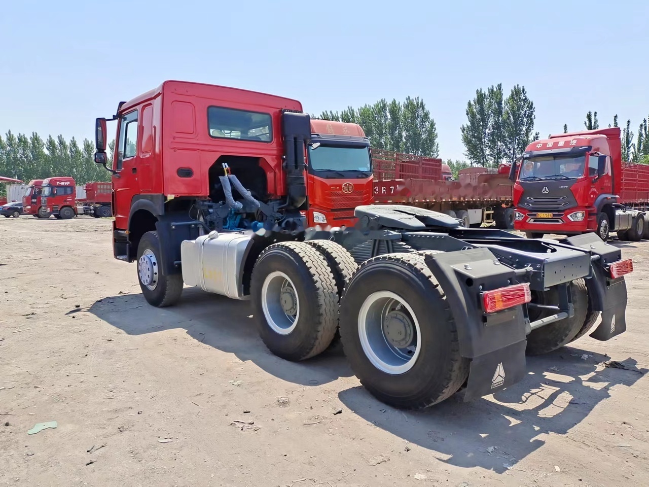 SINOTRUK Howo tractor unit 420 hp - יחידת טרקטור: תמונה 2 SINOTRUK Howo tractor unit 420 hp - יחידת טרקטור: תמונה 2