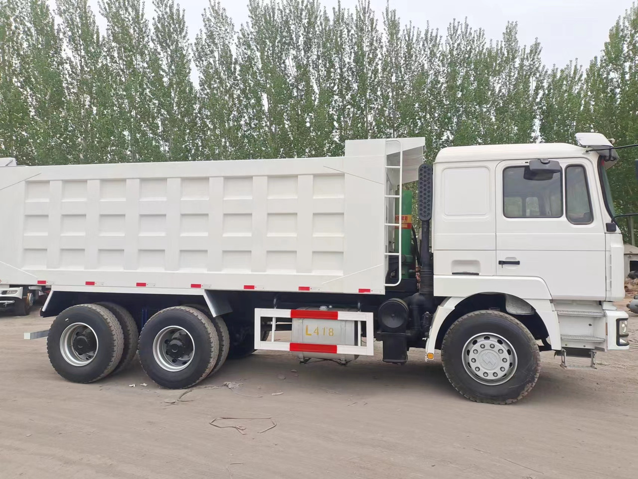 Shacman F3000 Dump Truck - מזהיר: תמונה 4 Shacman F3000 Dump Truck - מזהיר: תמונה 4