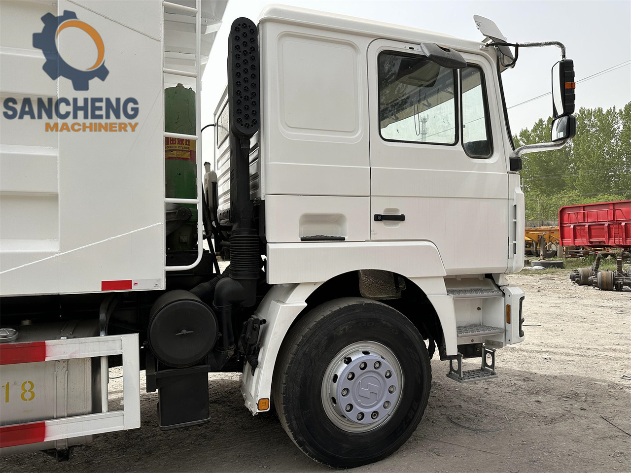 מזהיר עבור הובלה של חומרים בתפזורת Shacman F3000: תמונה 6 מזהיר עבור הובלה של חומרים בתפזורת Shacman F3000: תמונה 6