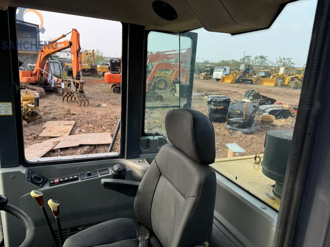 XCMG LW500F - מעמיס גלגלים: תמונה 3 XCMG LW500F - מעמיס גלגלים: תמונה 3