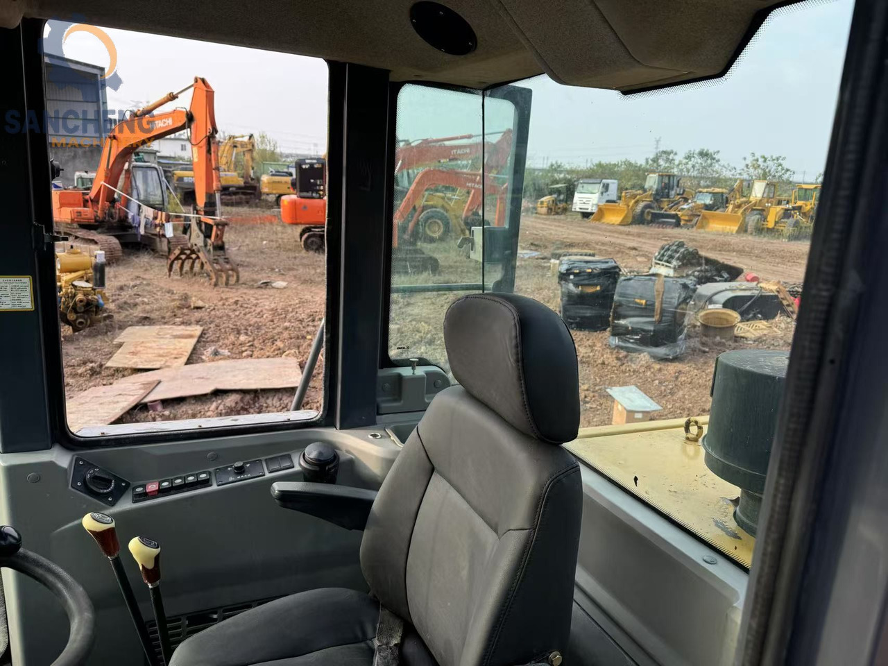 XCMG LW500F - מעמיס גלגלים: תמונה 4 XCMG LW500F - מעמיס גלגלים: תמונה 4