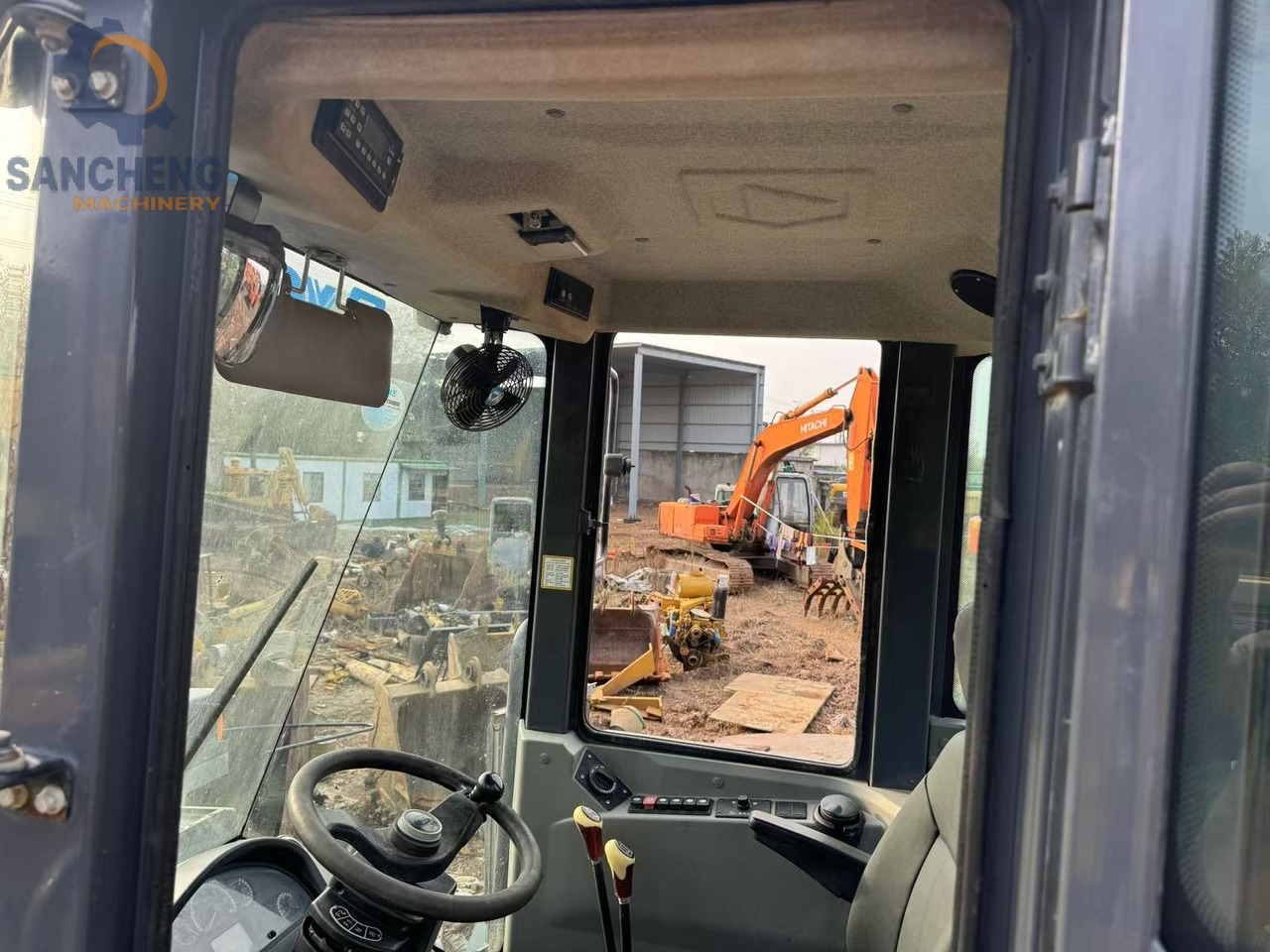 XCMG LW500F - מעמיס גלגלים: תמונה 3 XCMG LW500F - מעמיס גלגלים: תמונה 3