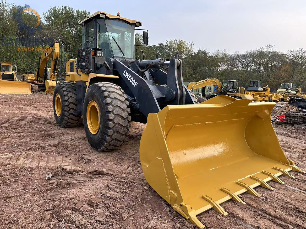 XCMG LW500F - מעמיס גלגלים: תמונה 4 XCMG LW500F - מעמיס גלגלים: תמונה 4