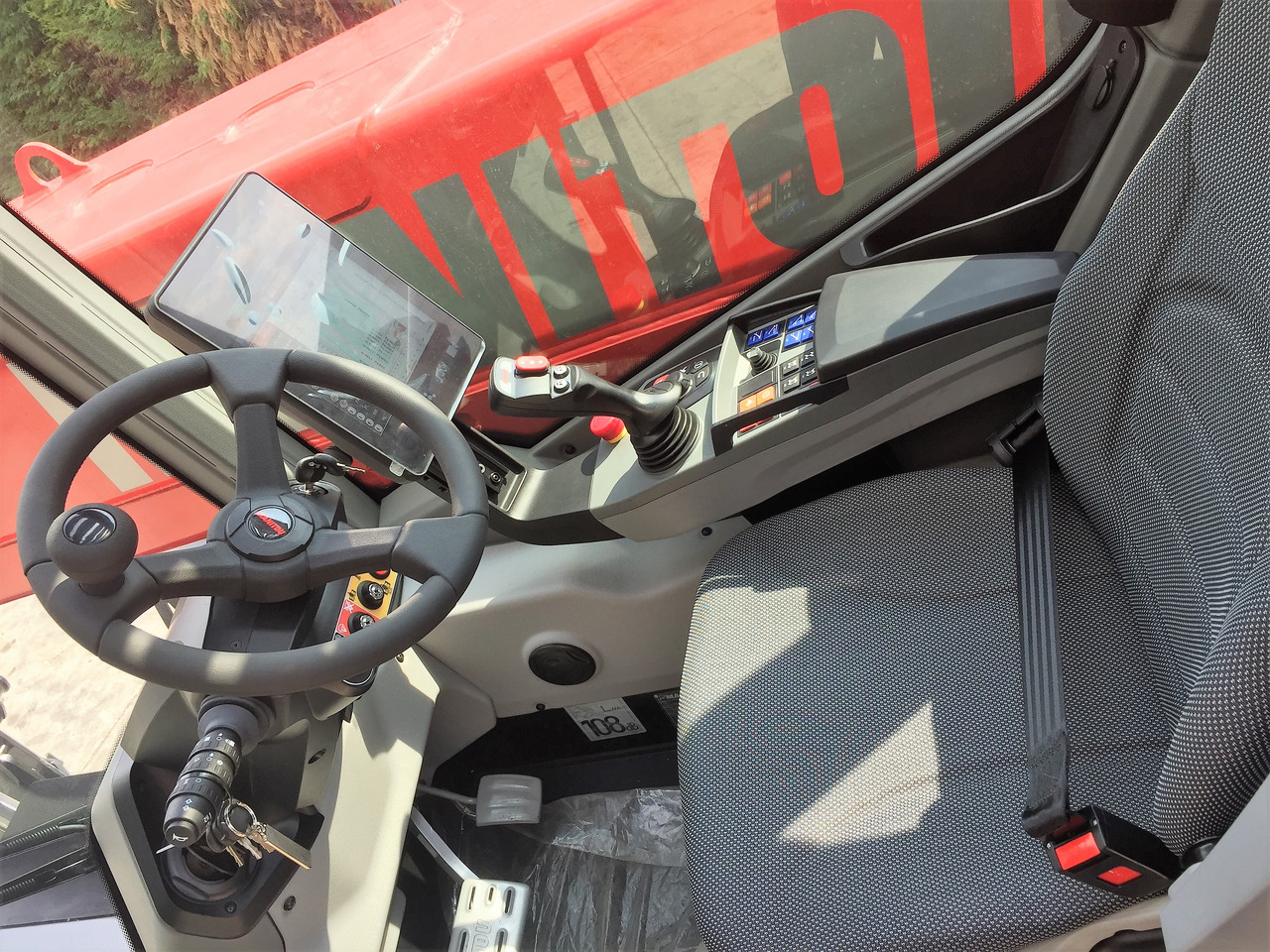 Manitou MRT 2260 VISION+ - מפעיל טלסקופי: תמונה 5 Manitou MRT 2260 VISION+ - מפעיל טלסקופי: תמונה 5