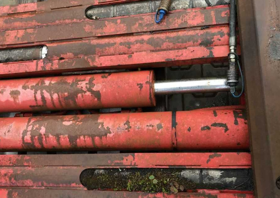 Auramo P-800LE - מהדק עבור מלגזה: תמונה 2 Auramo P-800LE - מהדק עבור מלגזה: תמונה 2