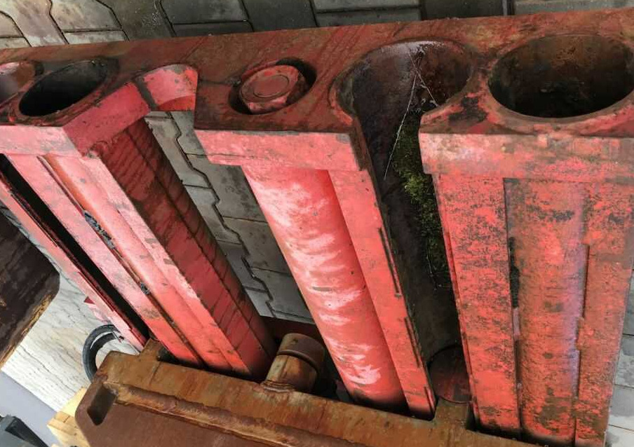 Auramo P-800LE - מהדק עבור מלגזה: תמונה 5 Auramo P-800LE - מהדק עבור מלגזה: תמונה 5