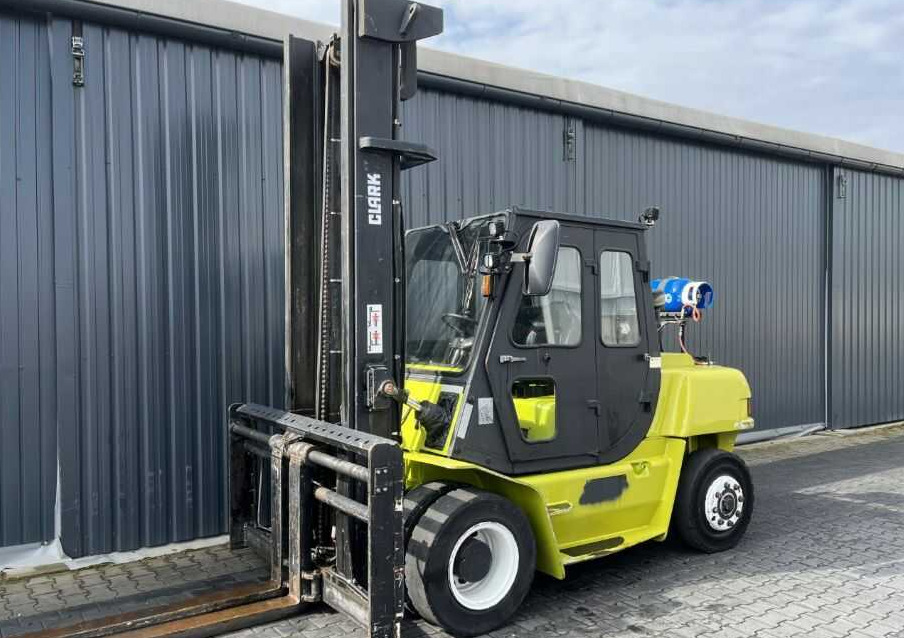 Clark SF70L - מלגזת LPG: תמונה 1 Clark SF70L - מלגזת LPG: תמונה 1