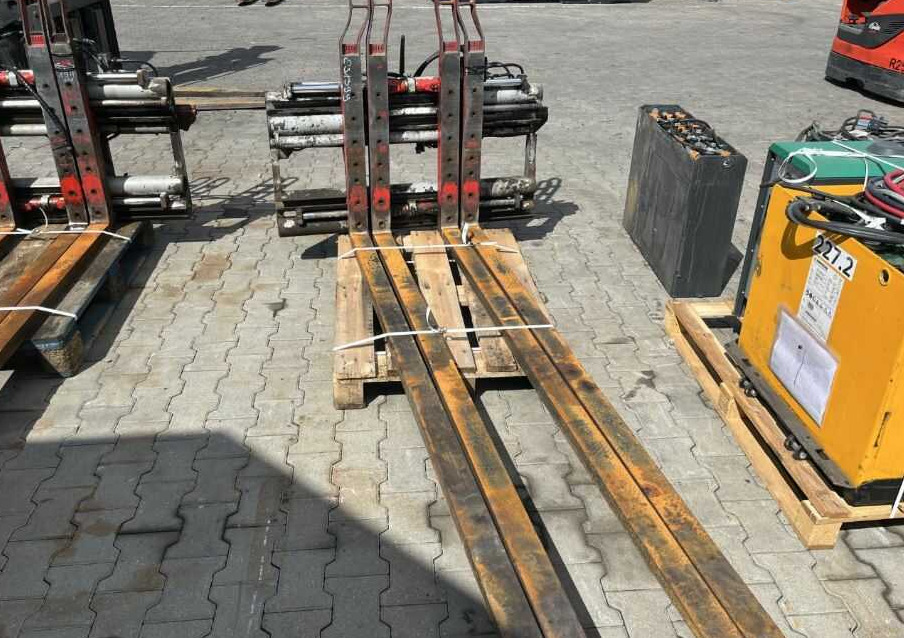 Durwen DPK 25C-SP - מזלגות: תמונה 4 Durwen DPK 25C-SP - מזלגות: תמונה 4