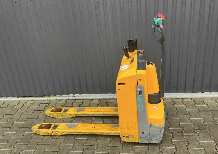 Jungheinrich EJE114 - משאית משטחים: תמונה 2 Jungheinrich EJE114 - משאית משטחים: תמונה 2