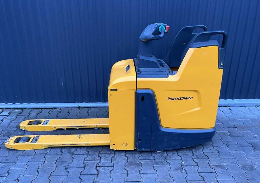 Jungheinrich ERE120 - משאית משטחים: תמונה 2 Jungheinrich ERE120 - משאית משטחים: תמונה 2