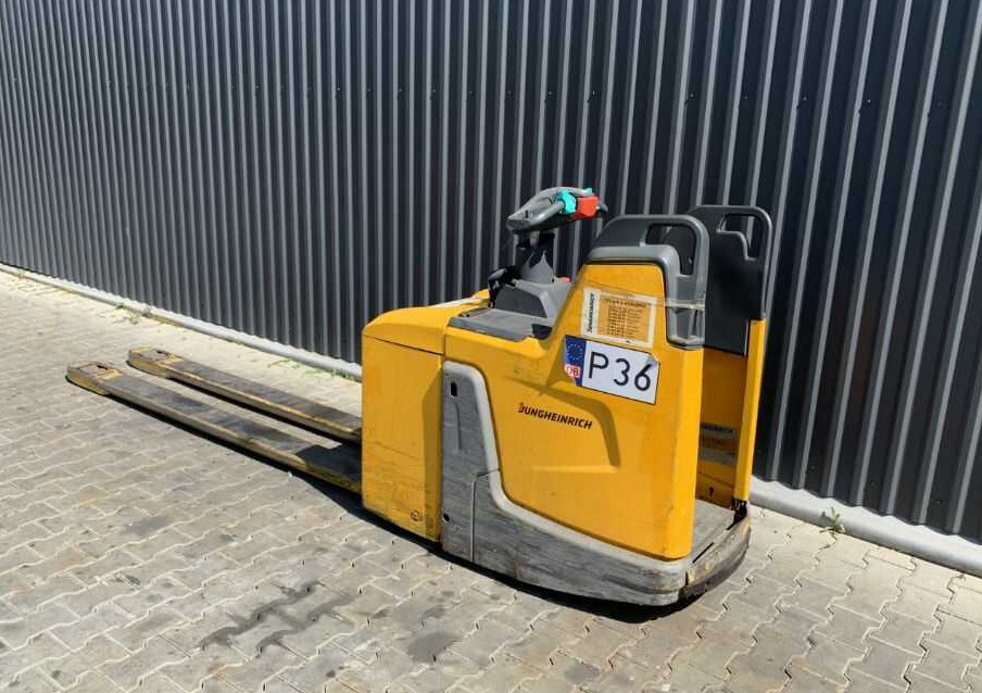 Jungheinrich ERE225 - משאית משטחים: תמונה 3 Jungheinrich ERE225 - משאית משטחים: תמונה 3
