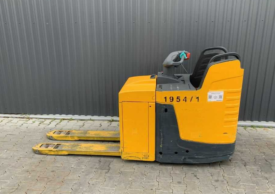 Jungheinrich ERE225 - משאית משטחים: תמונה 2 Jungheinrich ERE225 - משאית משטחים: תמונה 2