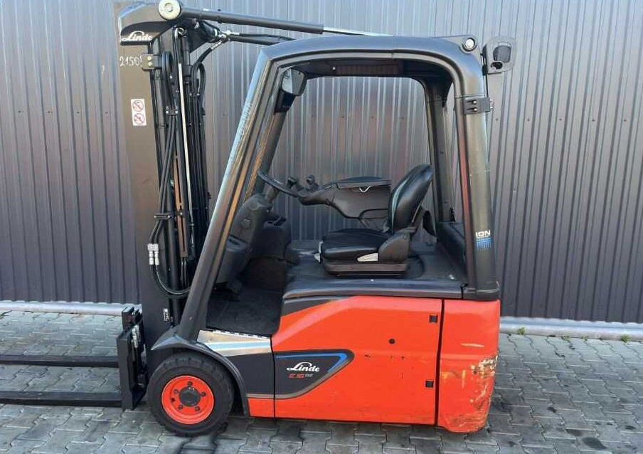 Linde E16-02 - מלגזה חשמלית: תמונה 2 Linde E16-02 - מלגזה חשמלית: תמונה 2