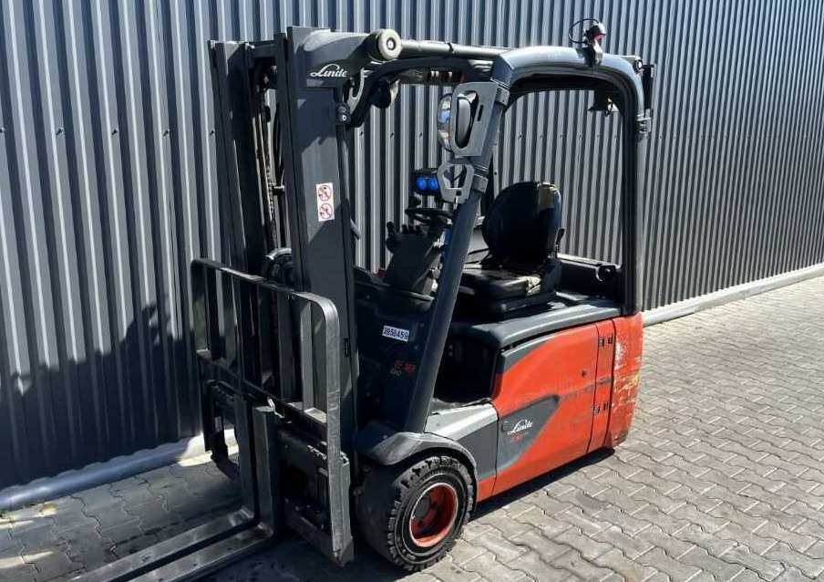 Linde E18-02 - מלגזה חשמלית: תמונה 1 Linde E18-02 - מלגזה חשמלית: תמונה 1