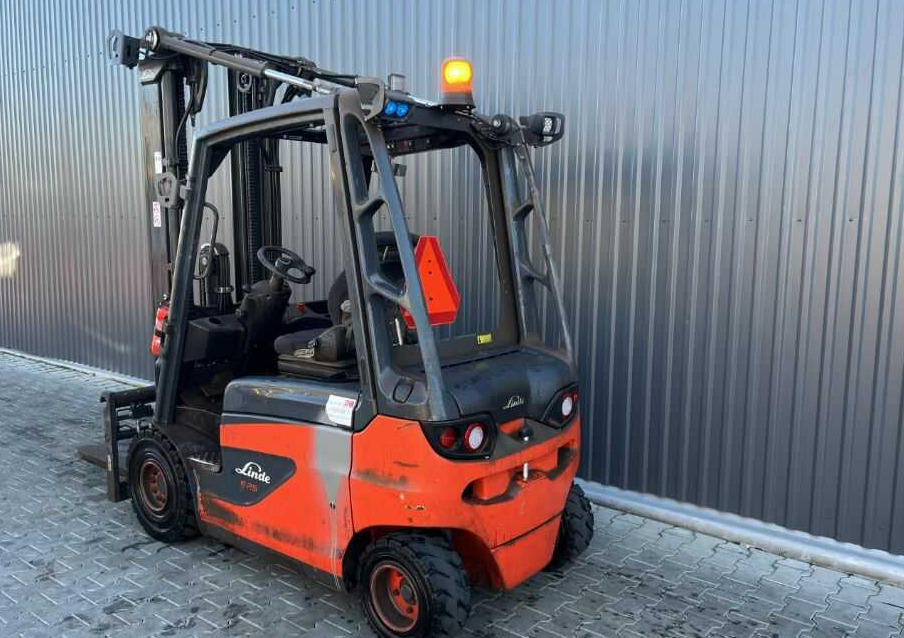 Linde E25-01 - מלגזה חשמלית: תמונה 3 Linde E25-01 - מלגזה חשמלית: תמונה 3
