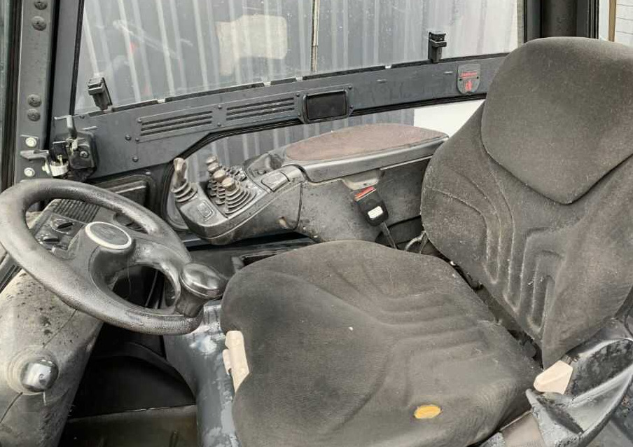 מלגזה חשמלית Linde E25L-01: תמונה 10 מלגזה חשמלית Linde E25L-01: תמונה 10