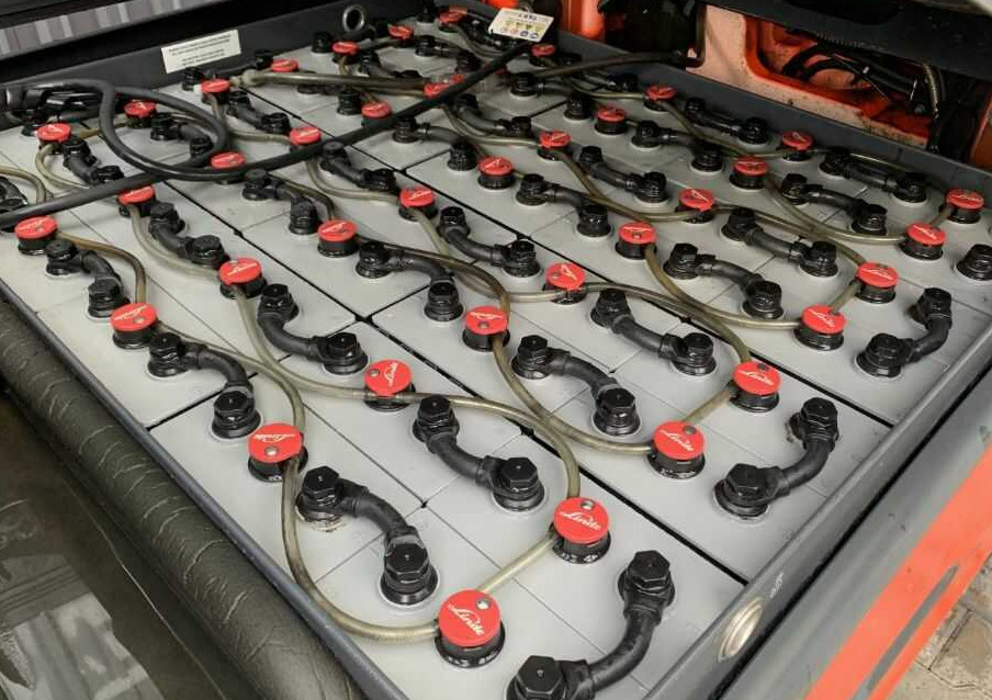 מלגזה חשמלית Linde E25L-01: תמונה 8 מלגזה חשמלית Linde E25L-01: תמונה 8