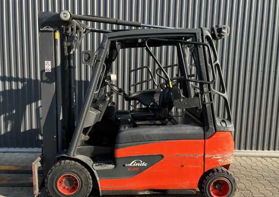 Linde E25 - מלגזה חשמלית: תמונה 2 Linde E25 - מלגזה חשמלית: תמונה 2