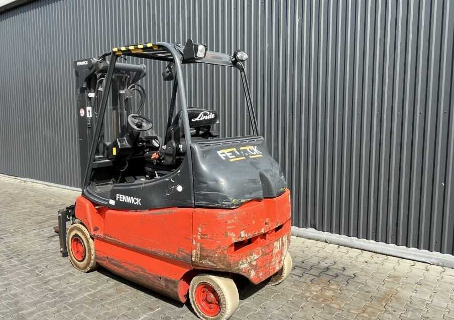 Linde E25 - מלגזה חשמלית: תמונה 3 Linde E25 - מלגזה חשמלית: תמונה 3
