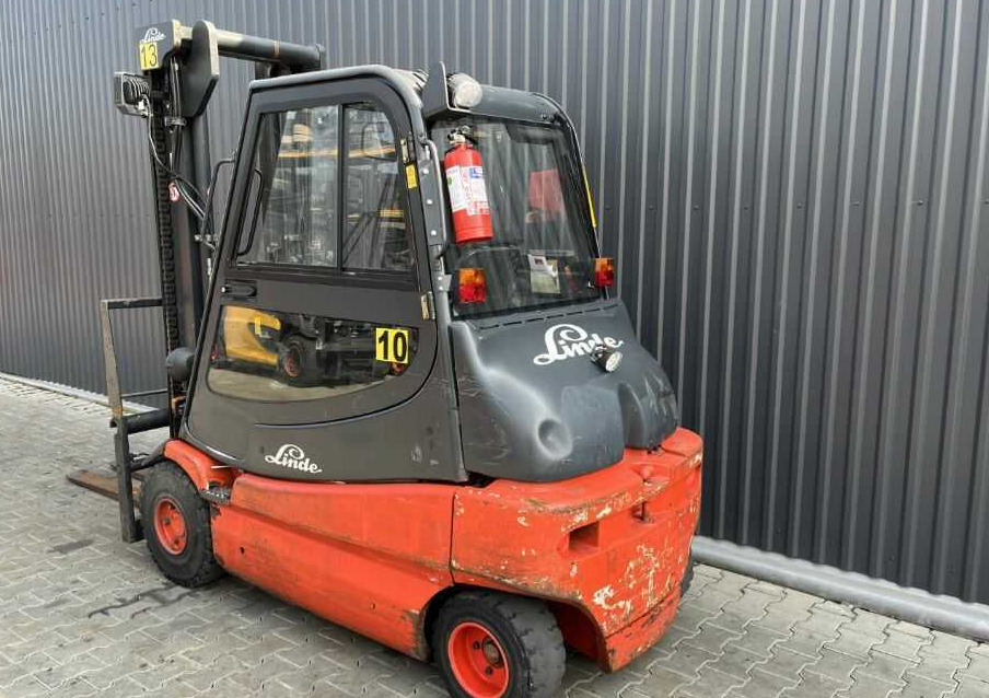 Linde E30-03 - מלגזה חשמלית: תמונה 3 Linde E30-03 - מלגזה חשמלית: תמונה 3