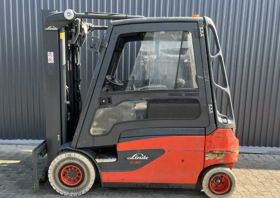 Linde E30L-01 - מלגזה חשמלית: תמונה 2 Linde E30L-01 - מלגזה חשמלית: תמונה 2