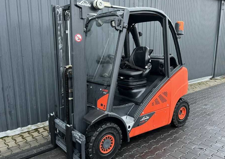 מלגזת LPG Linde H25T-02: תמונה 9