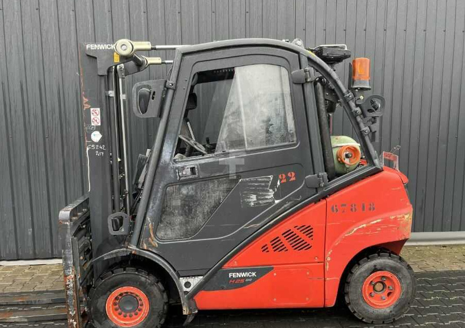 Linde H25T-02 - מלגזת LPG: תמונה 2 Linde H25T-02 - מלגזת LPG: תמונה 2