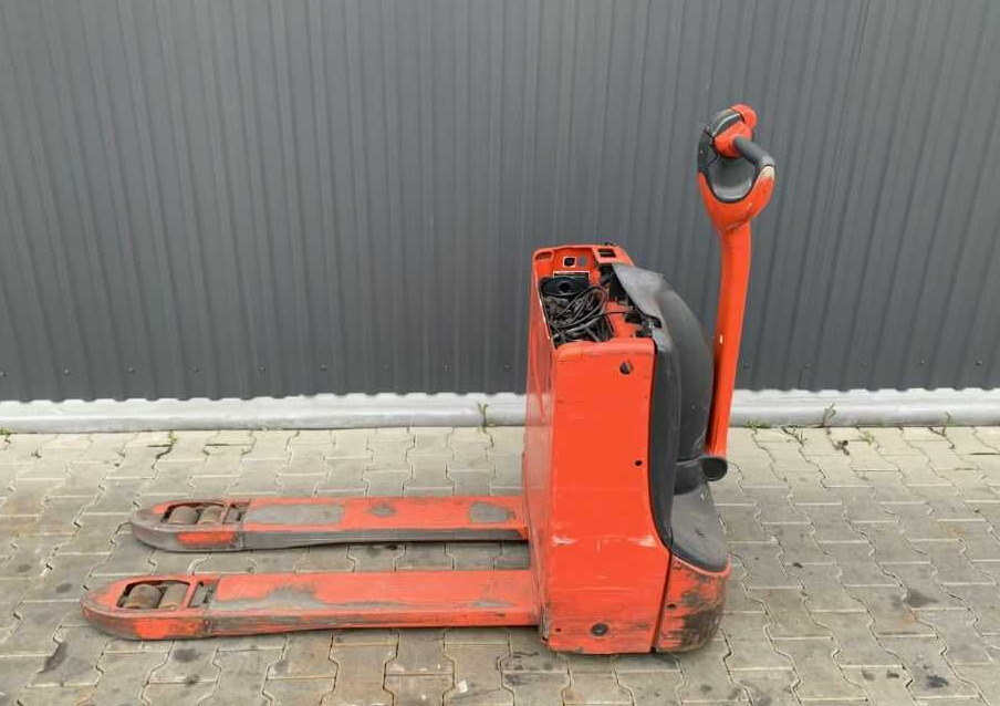 Linde T16 - משאית משטחים: תמונה 2 Linde T16 - משאית משטחים: תמונה 2