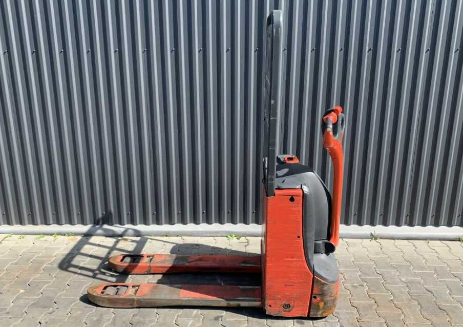 Linde T16 - משאית משטחים: תמונה 2 Linde T16 - משאית משטחים: תמונה 2