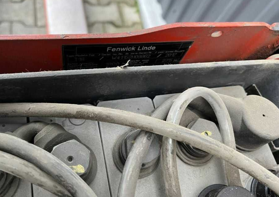 Linde T18 - משאית משטחים: תמונה 4 Linde T18 - משאית משטחים: תמונה 4